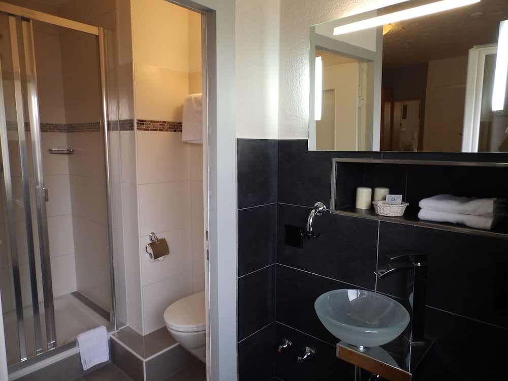 Economy Double Room photo 3