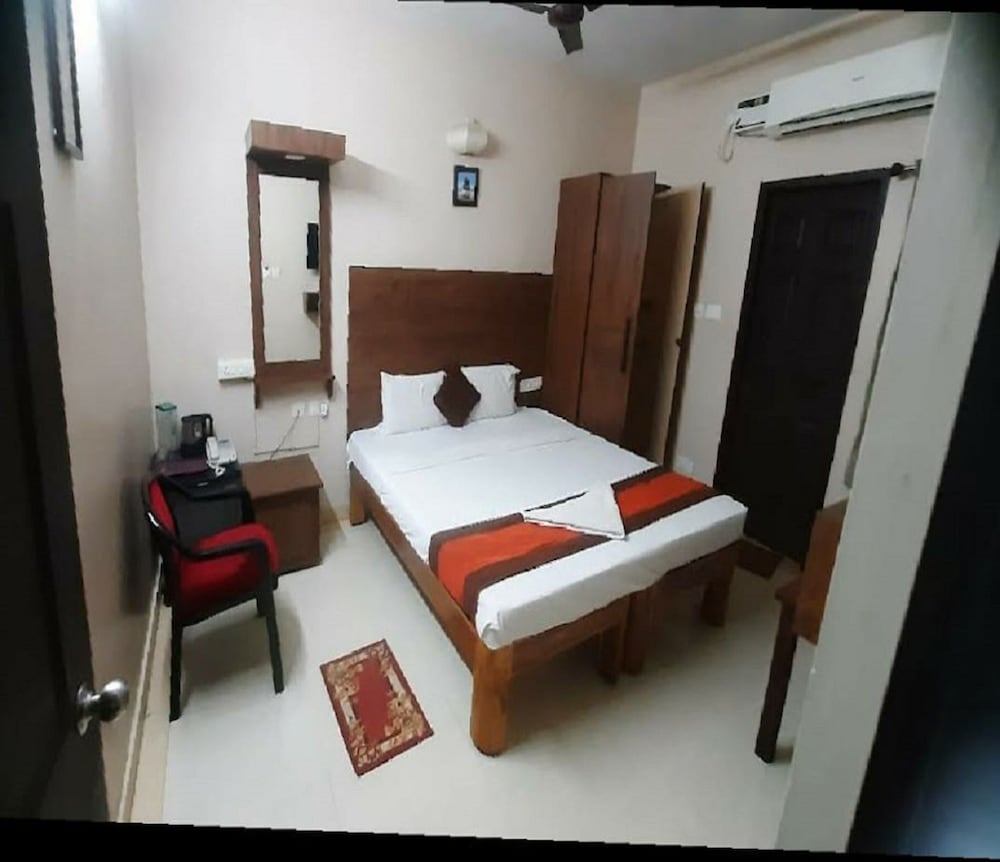 Deluxe Room - Photo 4