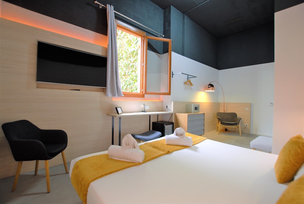 Superior Double or Twin Room photo 3