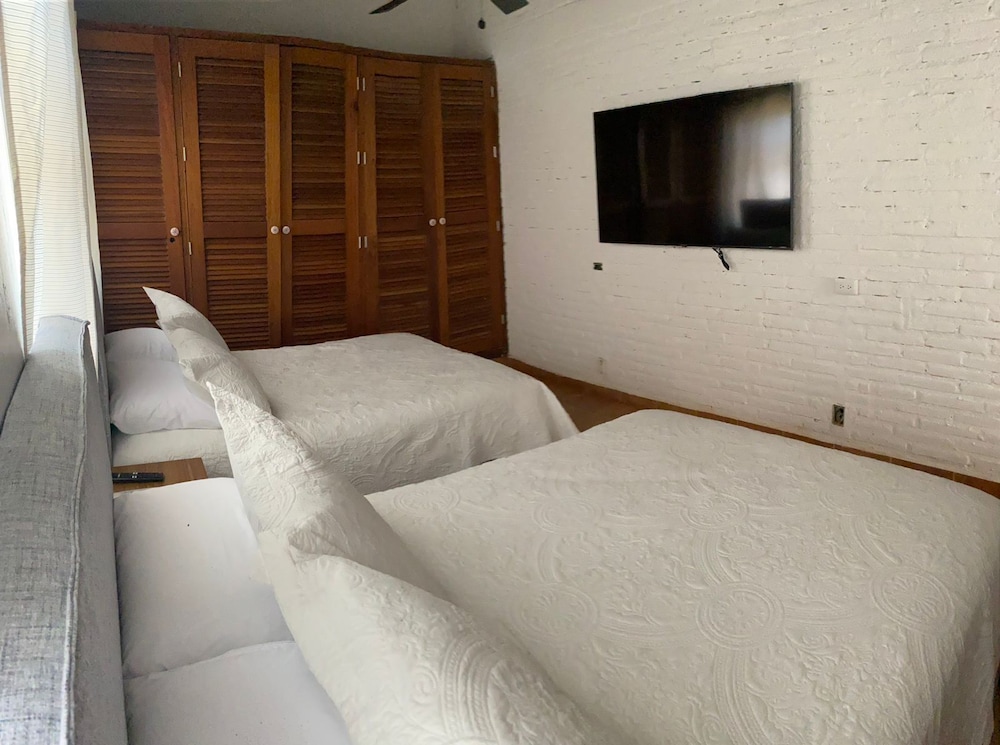 Family House - Photo 7