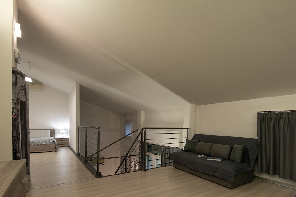 Design Condo photo 3