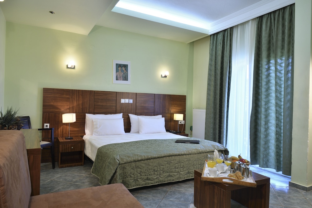 Standard Double Room - Photo 12