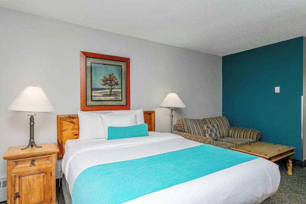 Family Suite, 1 King, 1 Queen, Kitchenette - Photo 2