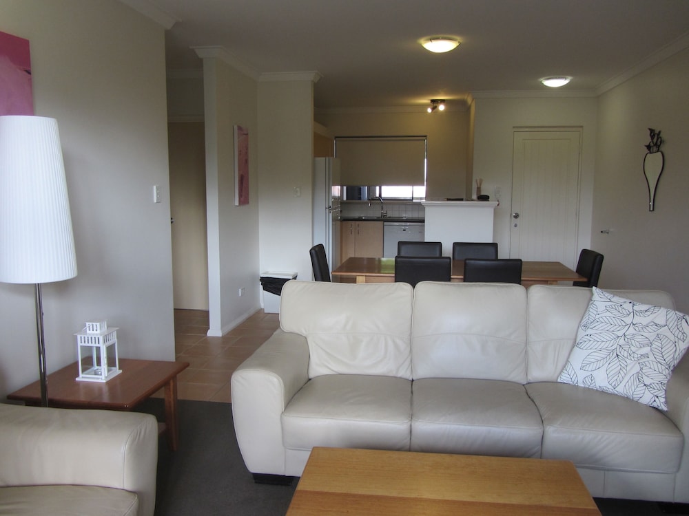 One Bedroom Apartment photo 3