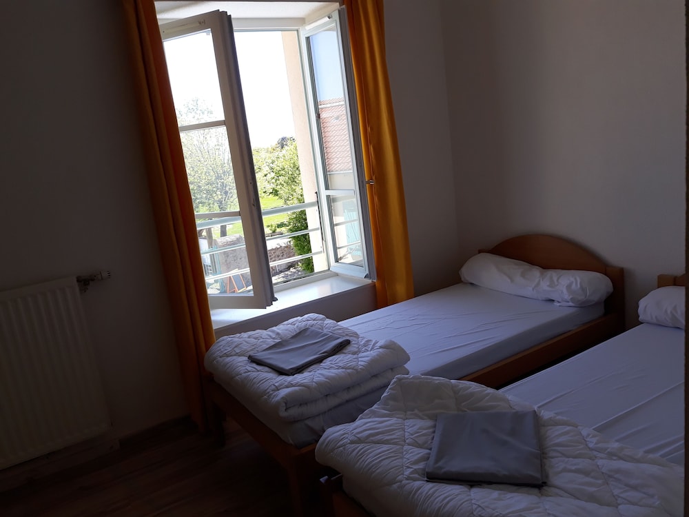Economy Quadruple Room, Ensuite, Mountain View (Au 1 Étage) photo 1