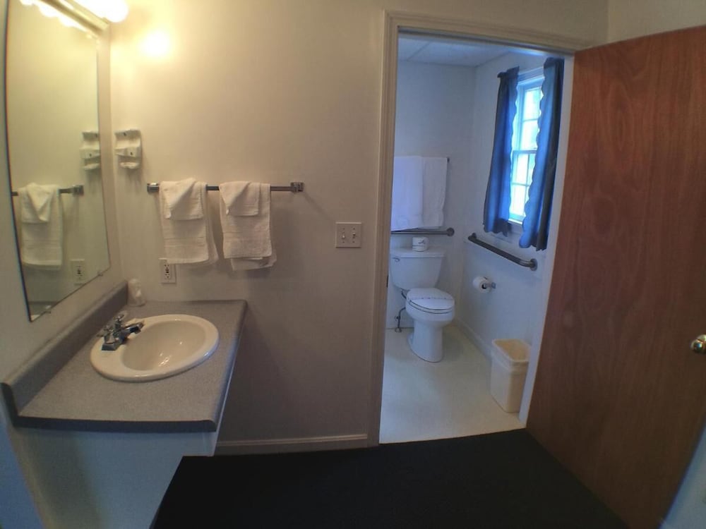 Comfort Double Room, 2 Queen Beds, Mobility Accessible, Ground Floor photo 2