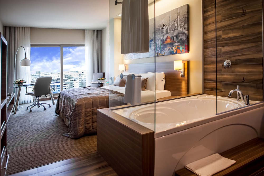 Executive Room, Bathtub photo 1