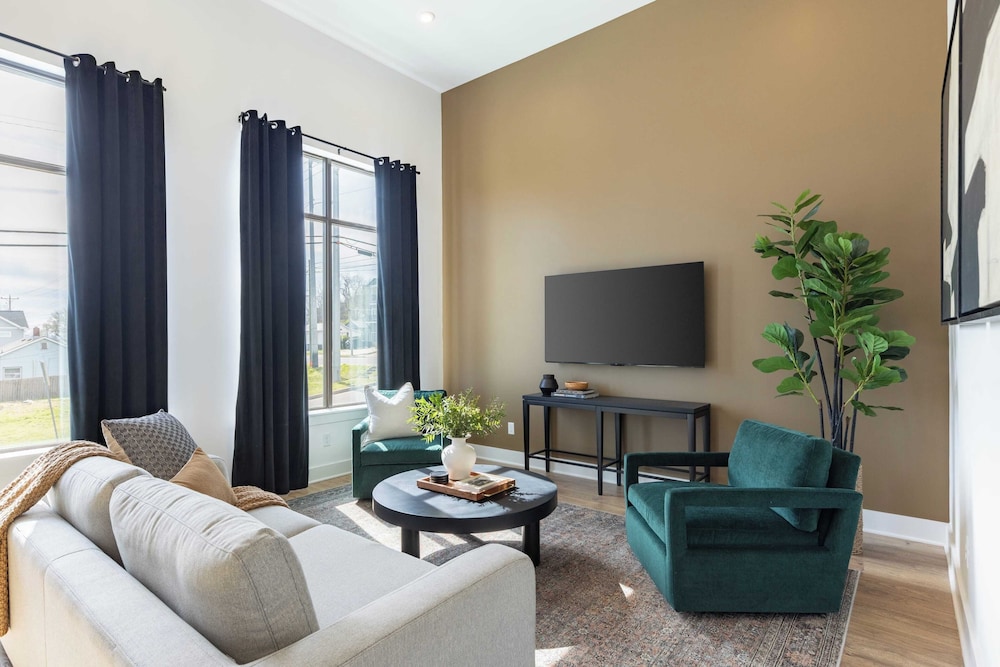 House (4 Bedrooms)