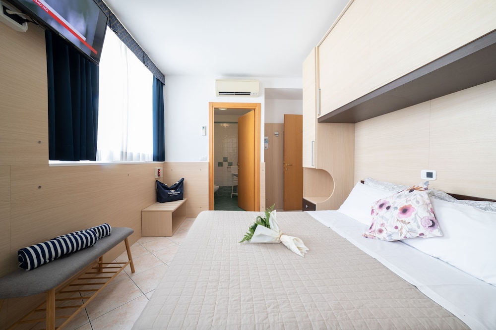 Classic Triple Room - Photo 3