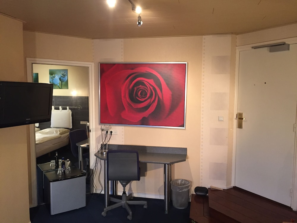 Business Twin Room photo 3