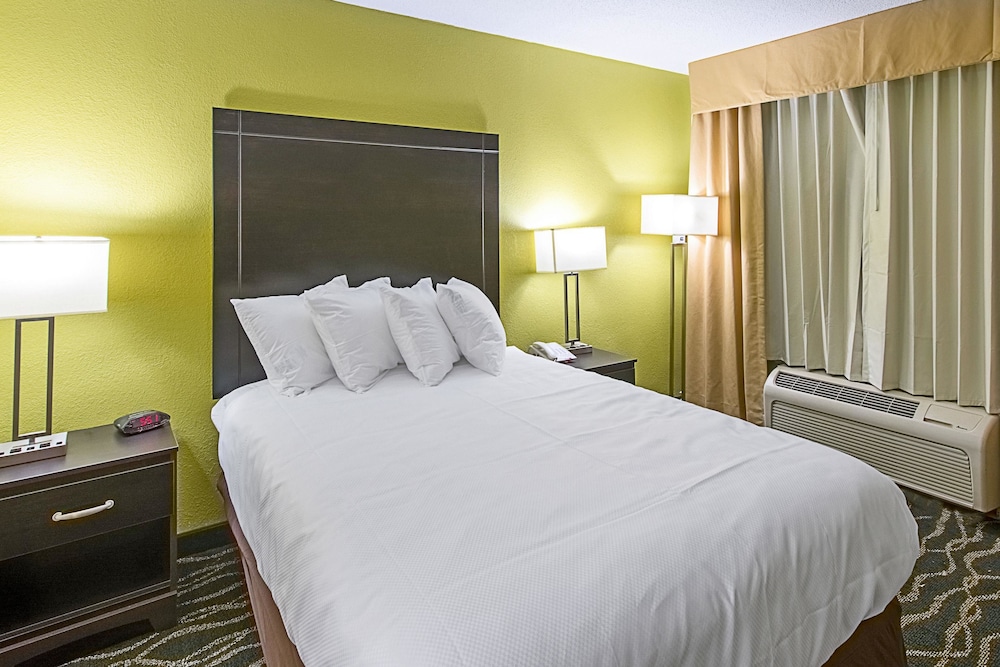 Room, 1 Double Bed, Accessible, Non Smoking - Photo 1