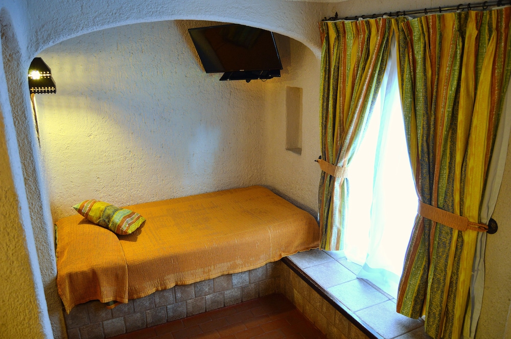 Standard Room - Photo 12