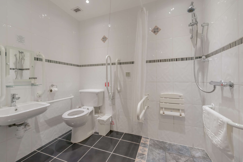 Standard Room, 1 King Bed, Accessible, Non Smoking (with Extra Bed) - Photo 6