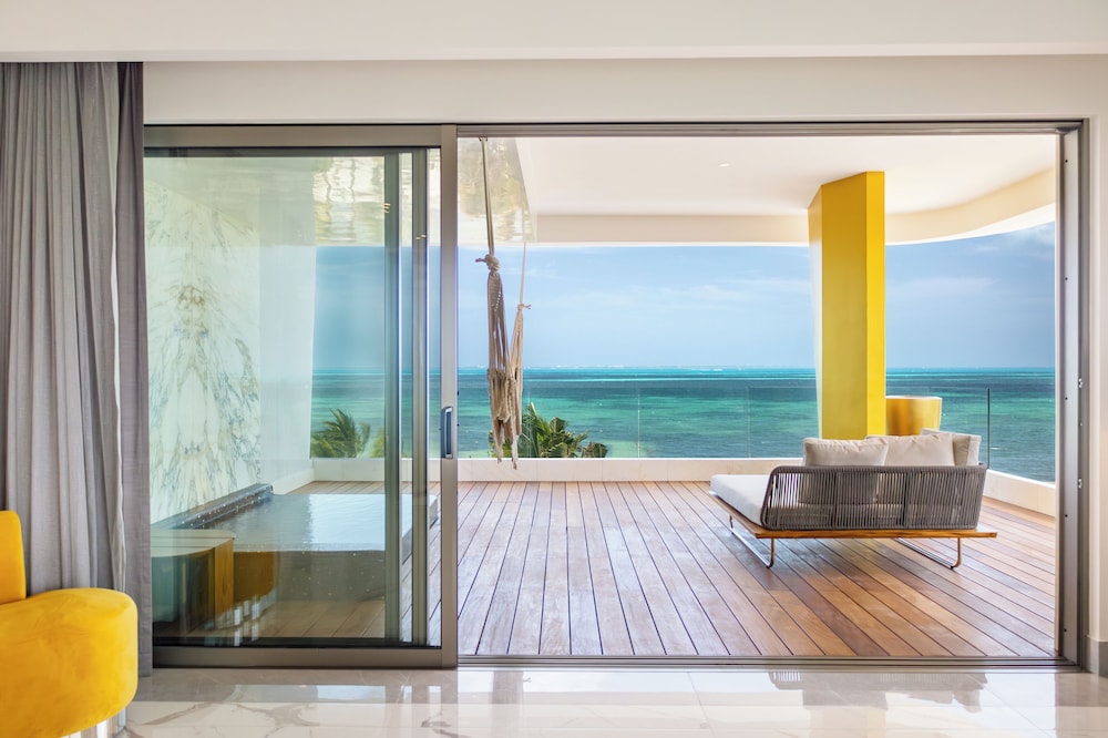 Corner Suite Ocean Front