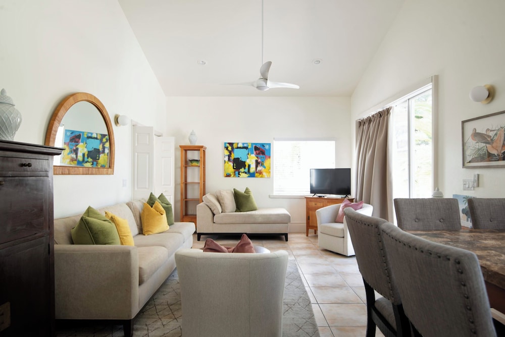 Suite, 2 Bedrooms photo 1