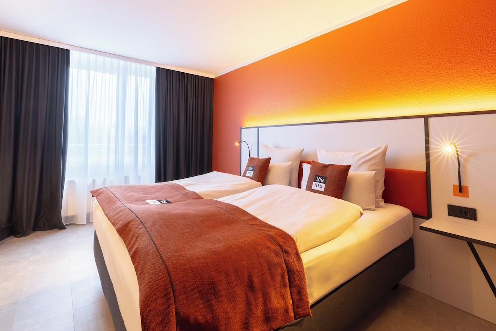 Premium Room, 1 Queen Bed - Photo 18