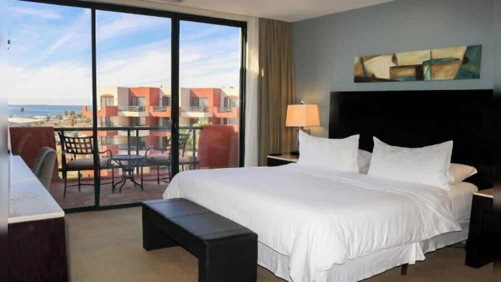 Junior Room, 1 Queen Bed, Balcony, Sea View - Photo 1