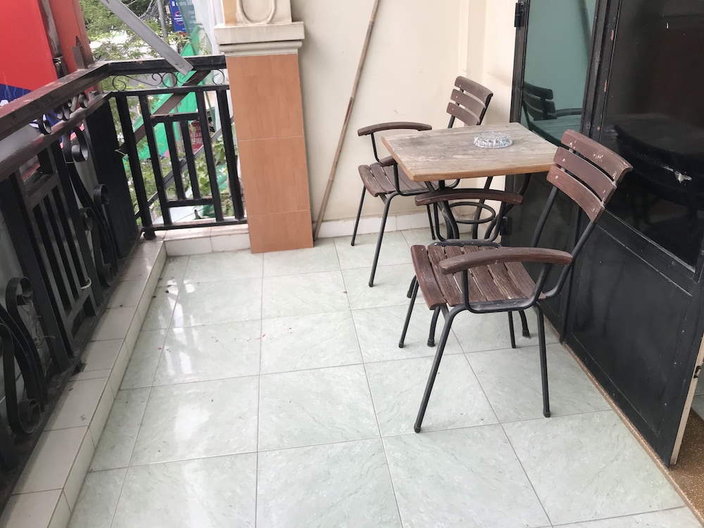 Large Balcony Room (Double, Sleeps 2) photo 3