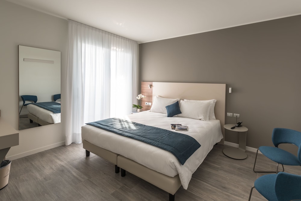 Deluxe Room, Tower