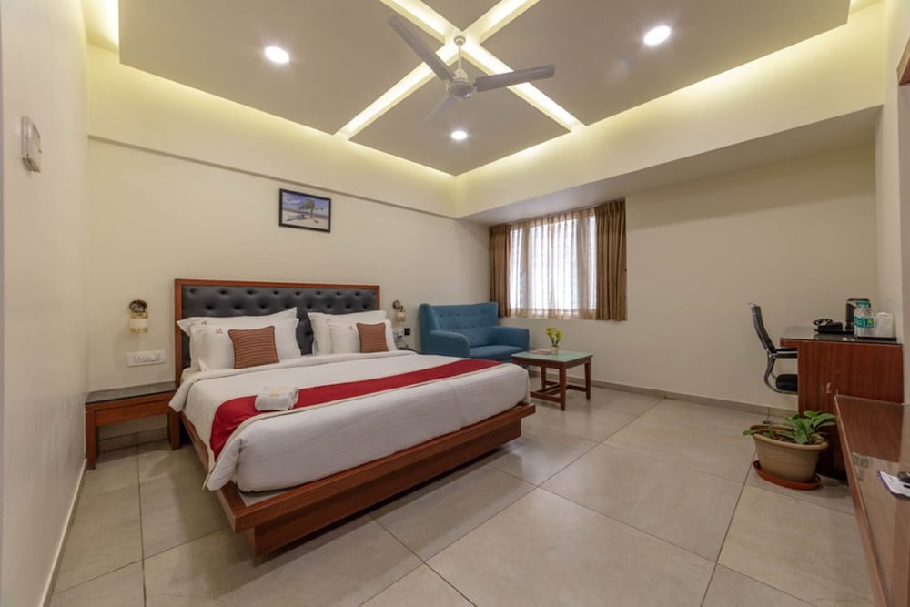 Superior Room, 1 King Bed - Photo 1