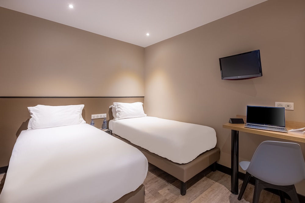 Twin Room (sans climatisation sans ascenseur) photo 1