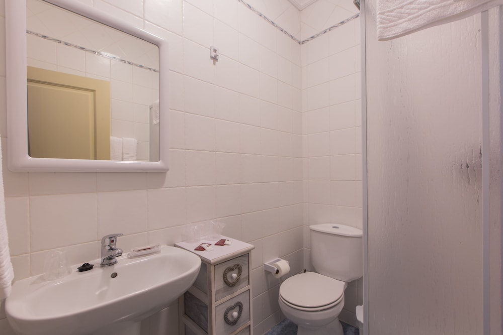 Triple Room, Balcony, City View photo 2