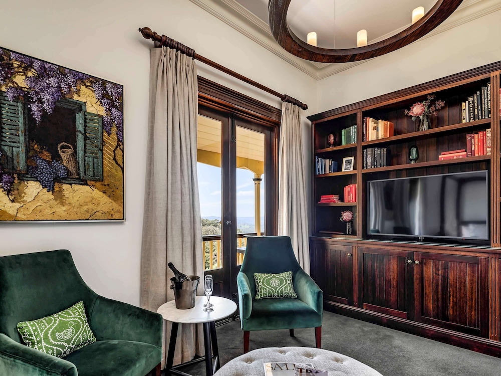 Piccadilly Wing Valley View Room