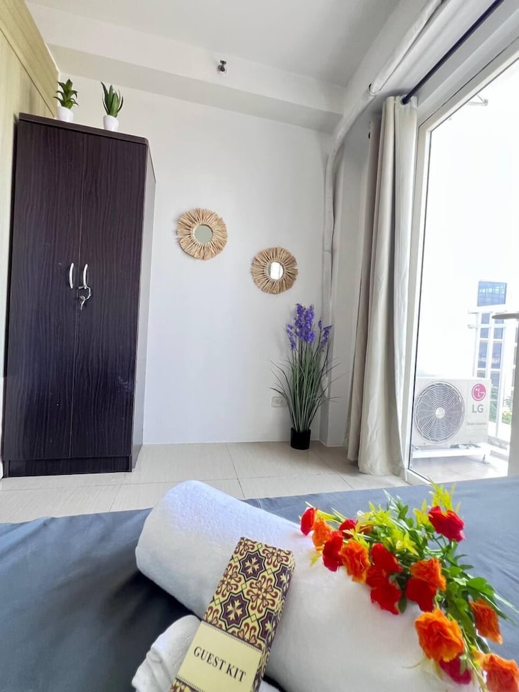 Comfort Condo, Partial Sea View photo 2
