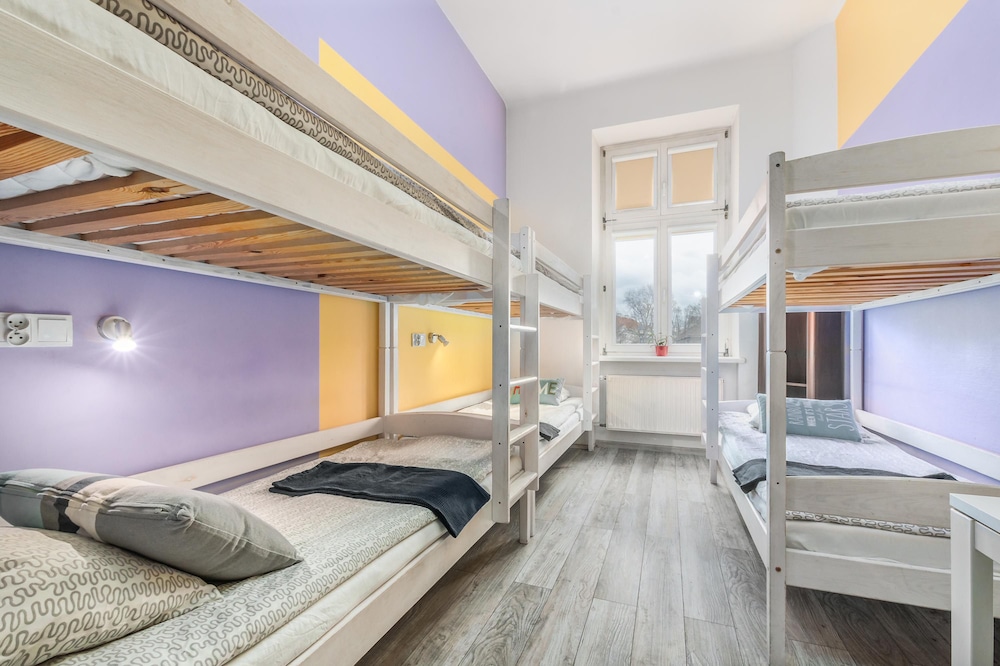 Economy Room (6 People)