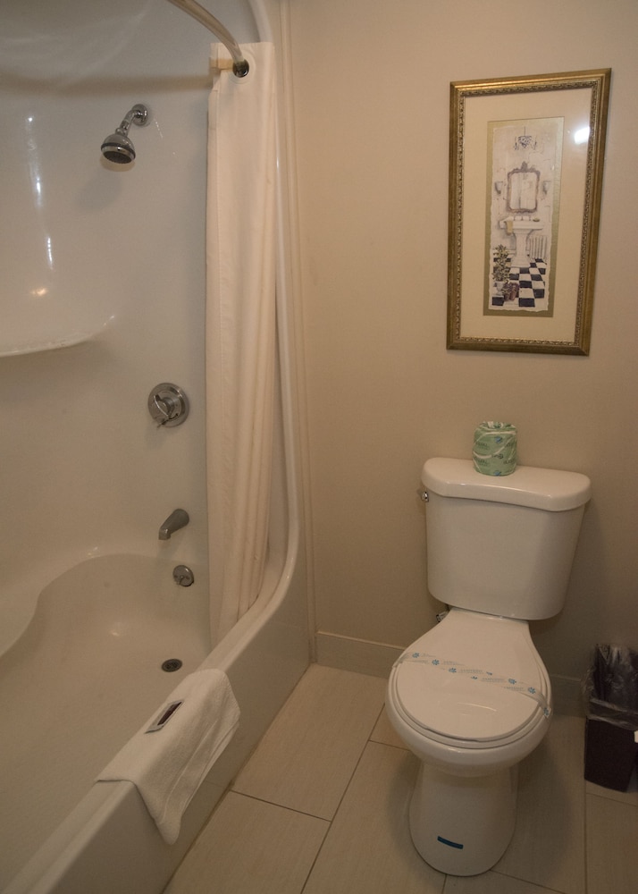 Standard Room, 2 Queen Beds, Non Smoking - Photo 6
