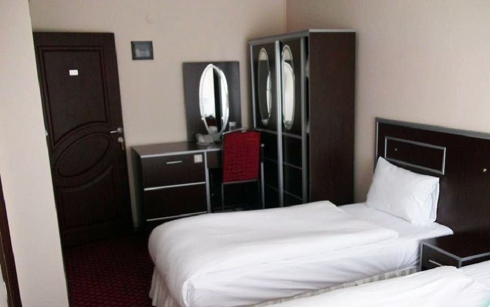 Standard Triple Room photo 2