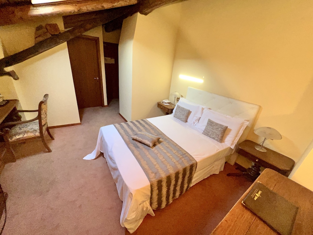 Economy Double Room, 1 Bedroom - Photo 1