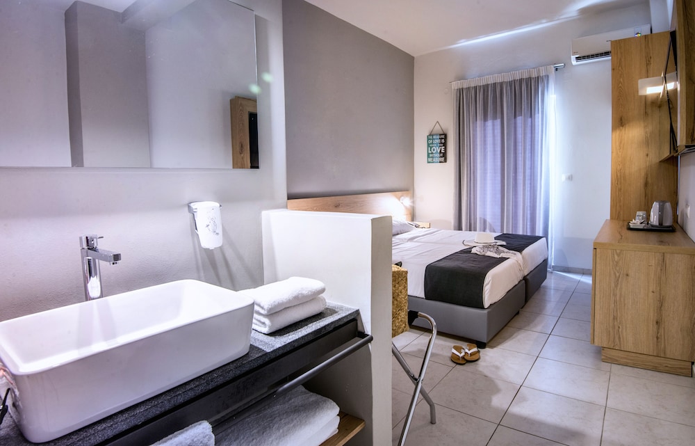 Superior Double Room - Photo 2
