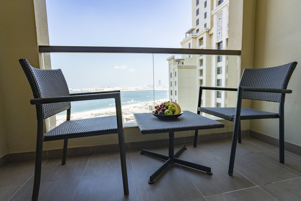 Room, 2 Twin Beds, Balcony, Sea View thumbnail 5