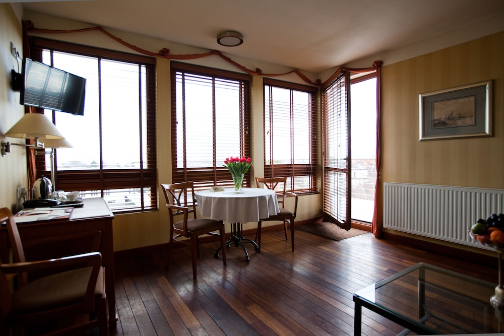 Suite photo 1