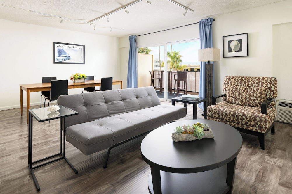 Suite, 2 Bedrooms, Balcony