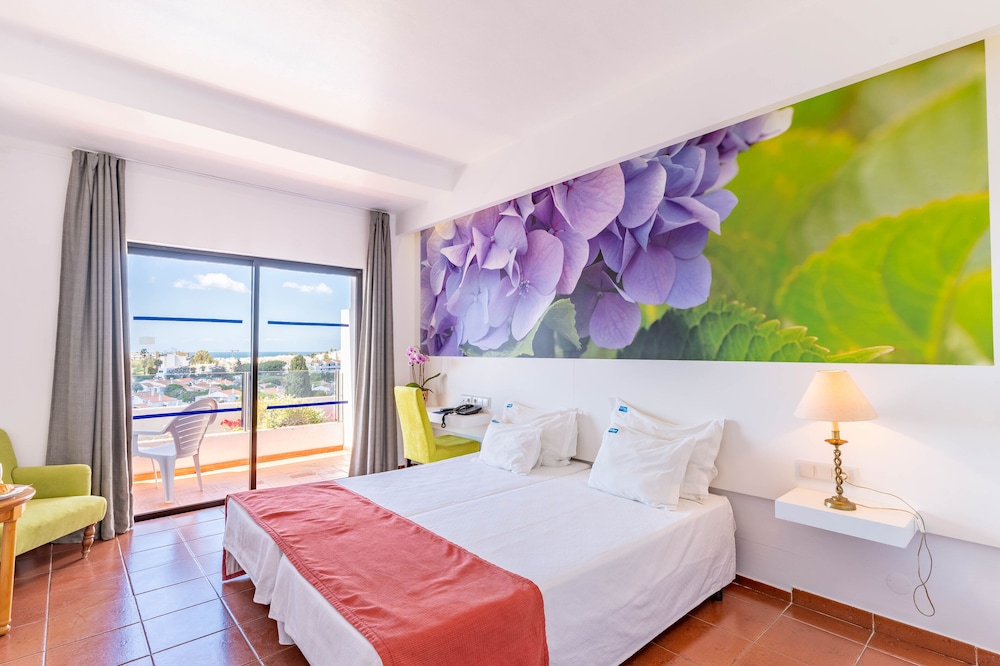 Twin Room, Pool View - Photo 8