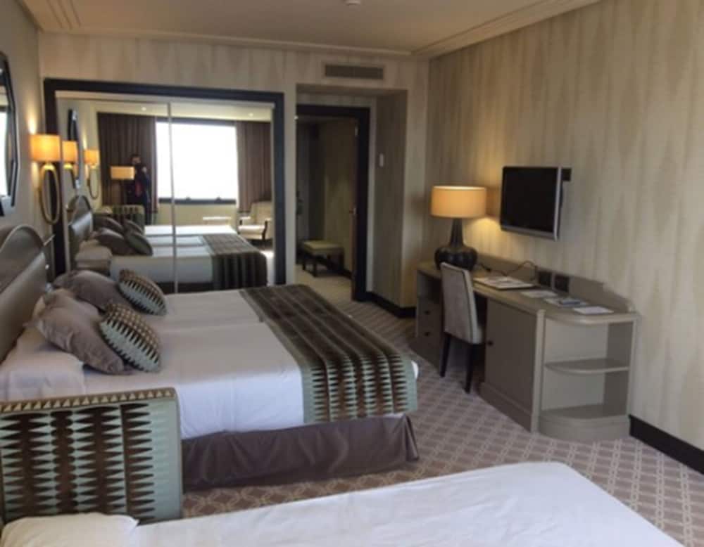 Double Room, Sea View (2 Adults + 1 Child) - Photo 4