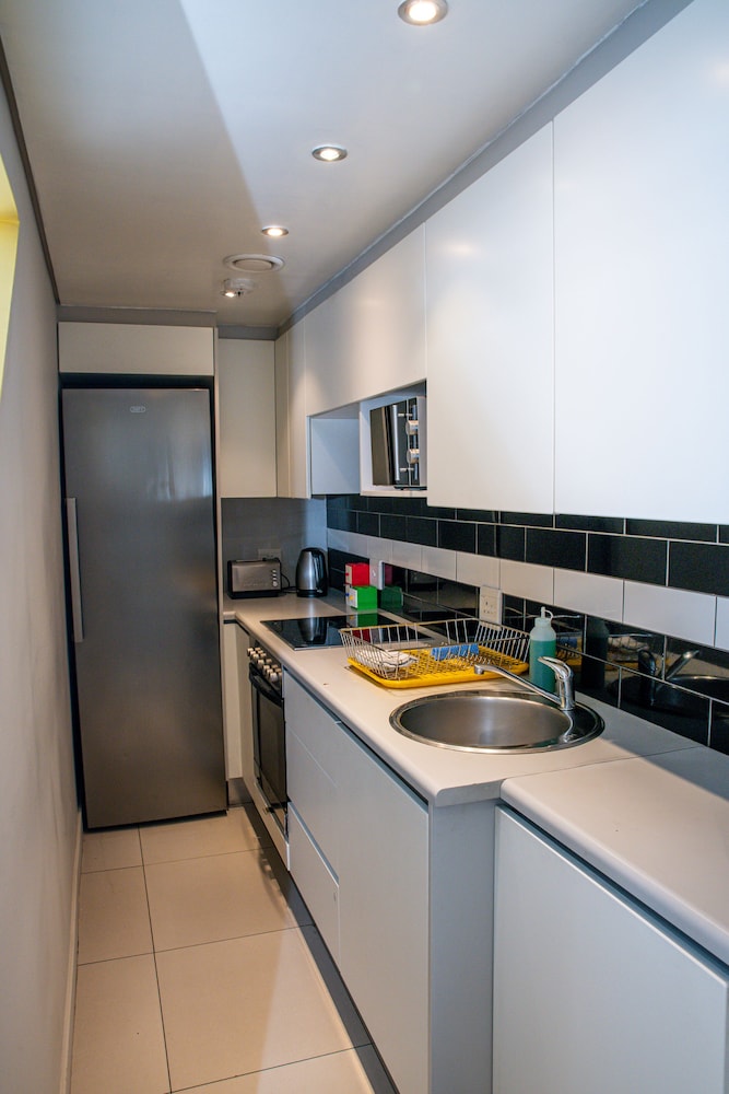 6-Bed Family Studio (Street View) photo 2
