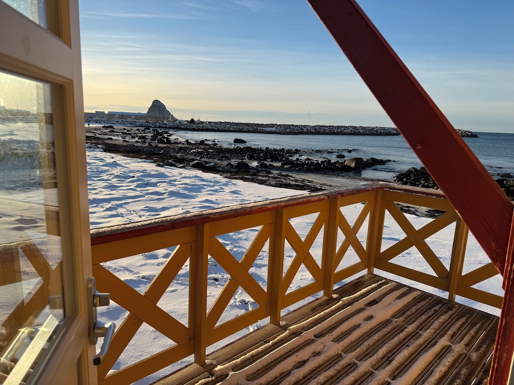 Cabin, Beachfront photo 2