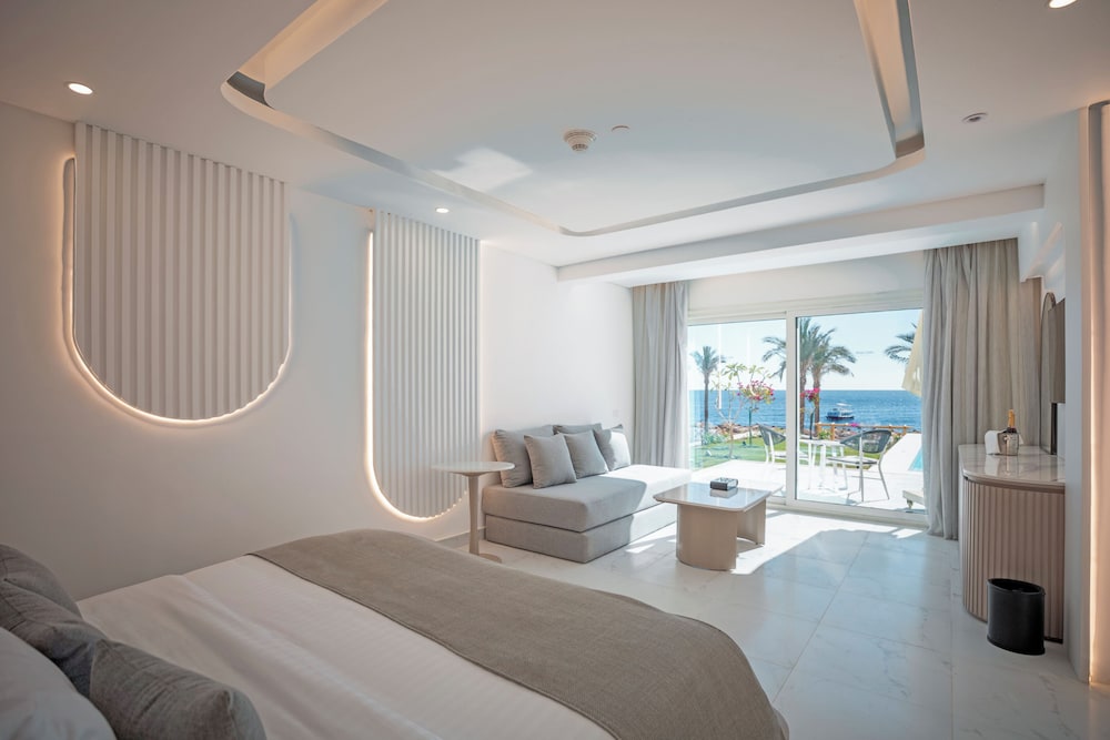 Royal Suite (Posh Club) - Photo 1