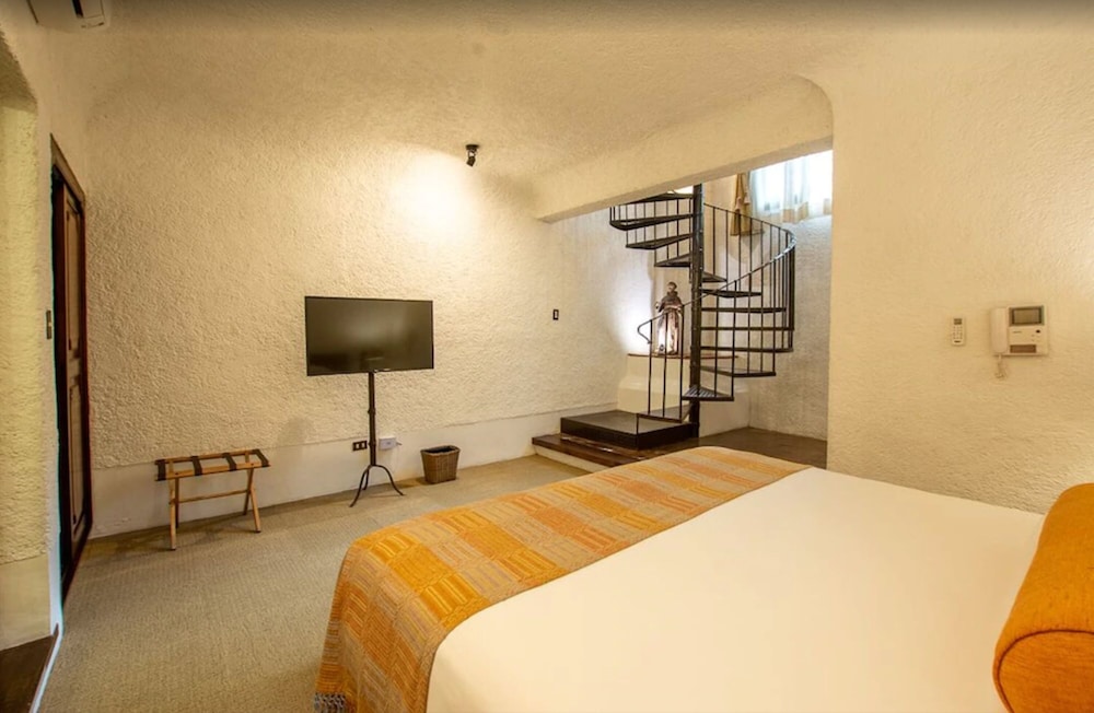 Executive Suite, 1 King Bed (All rooms are different) - Photo 1