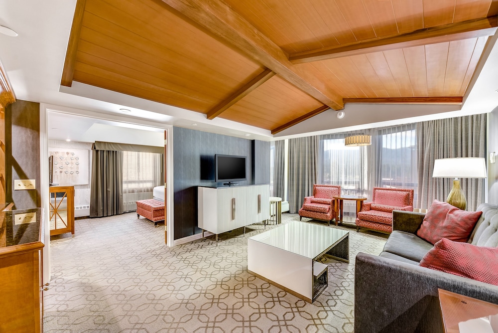 Premium Spa Suite, 1 King, Non-Smoking photo 1