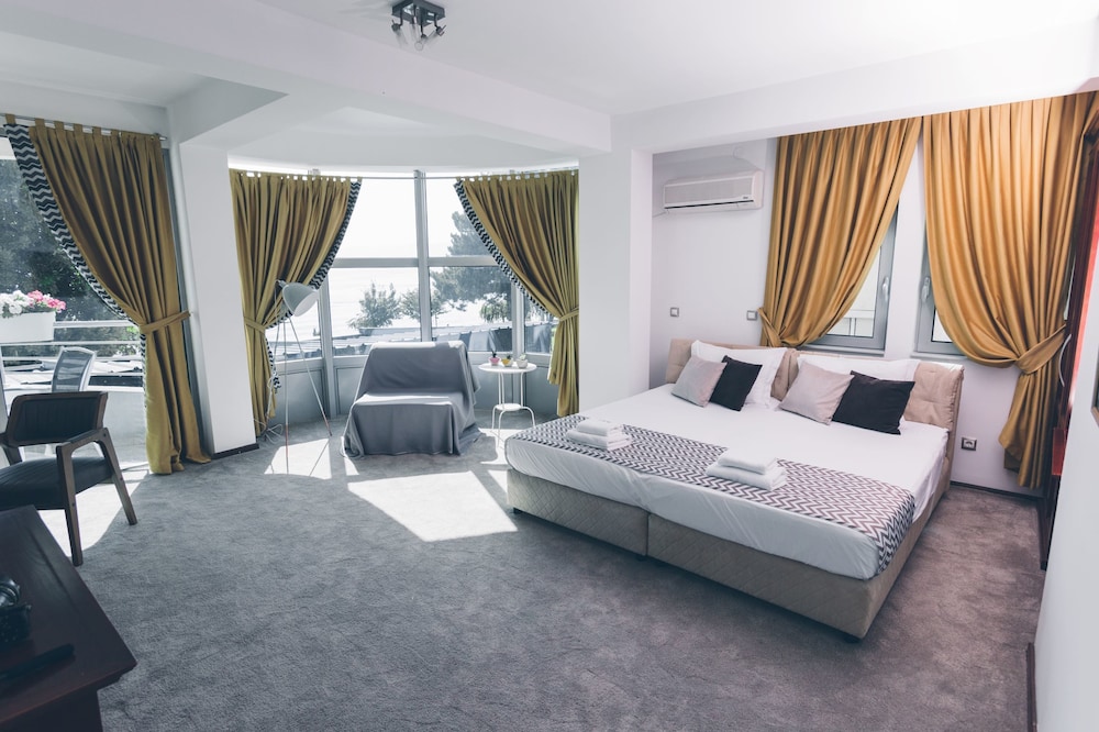 Superior Double or Twin Room photo 2