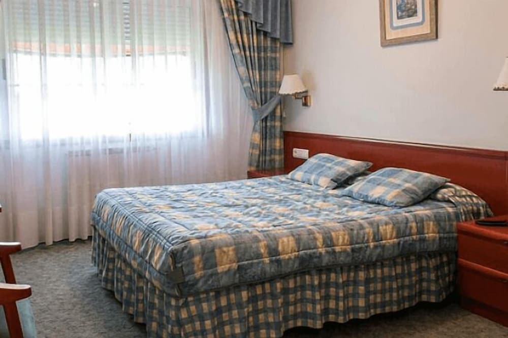 Standard Twin Room photo 2