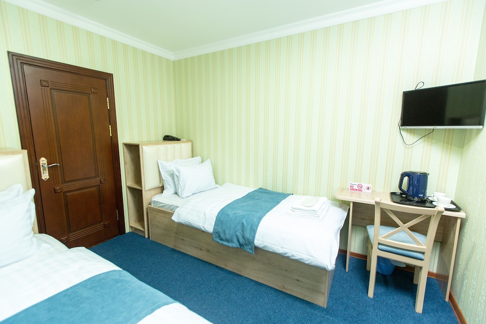 Standard Twin Room - Photo 3
