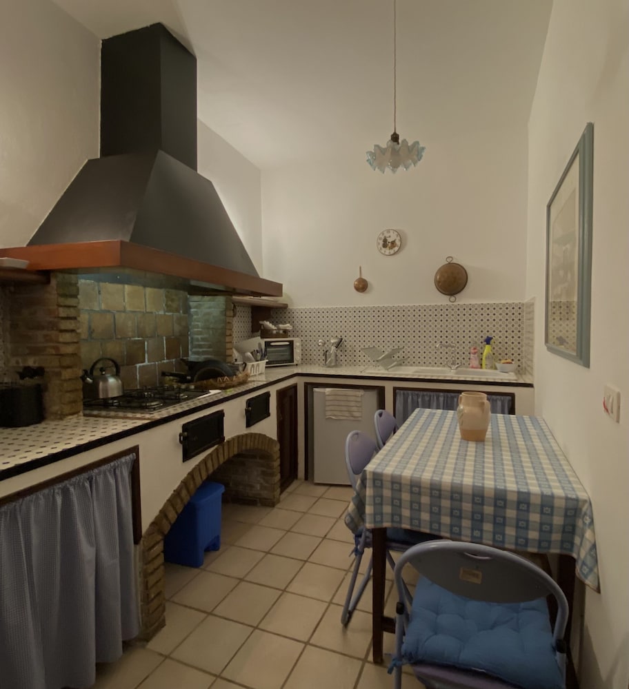 Traditional House, 2 Bedrooms photo 2