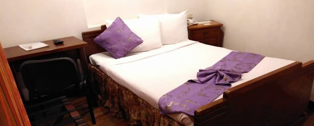 P31 Petite Single Room