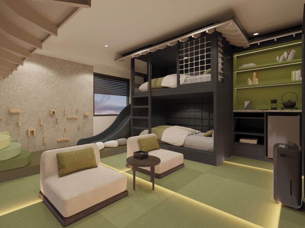 ONE Castle Suite(4 beds) For 2-4 people use, Non Smoking