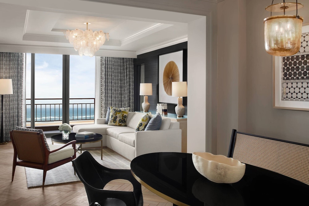 Club Suite, 1 Bedroom - Photo 2